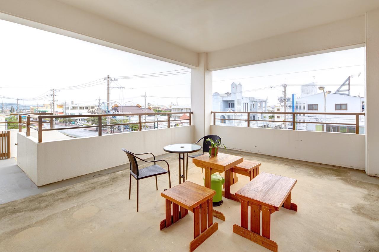 Condominium Aoi Sanmyaku Okinawa Exteriör bild